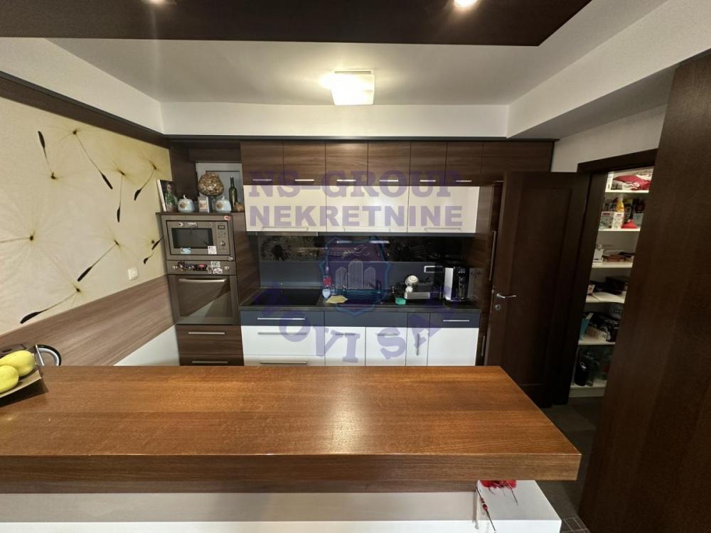 Slika 2 - Četvorosoban, 105m2, Podbara Novi Sad, sa terasom, ima lift